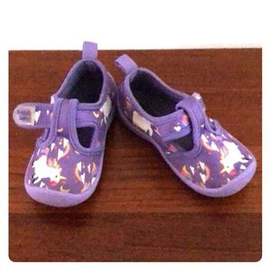 Size 9 toddler water shoes